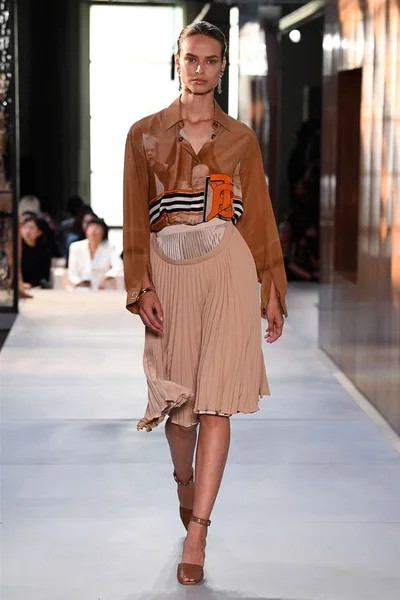 Look 24